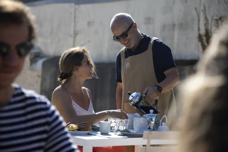 Villa Juno - Petit-déjeuner au jardin